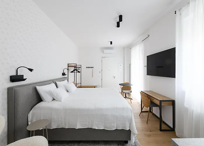 Hisa Barbara 4* צליה